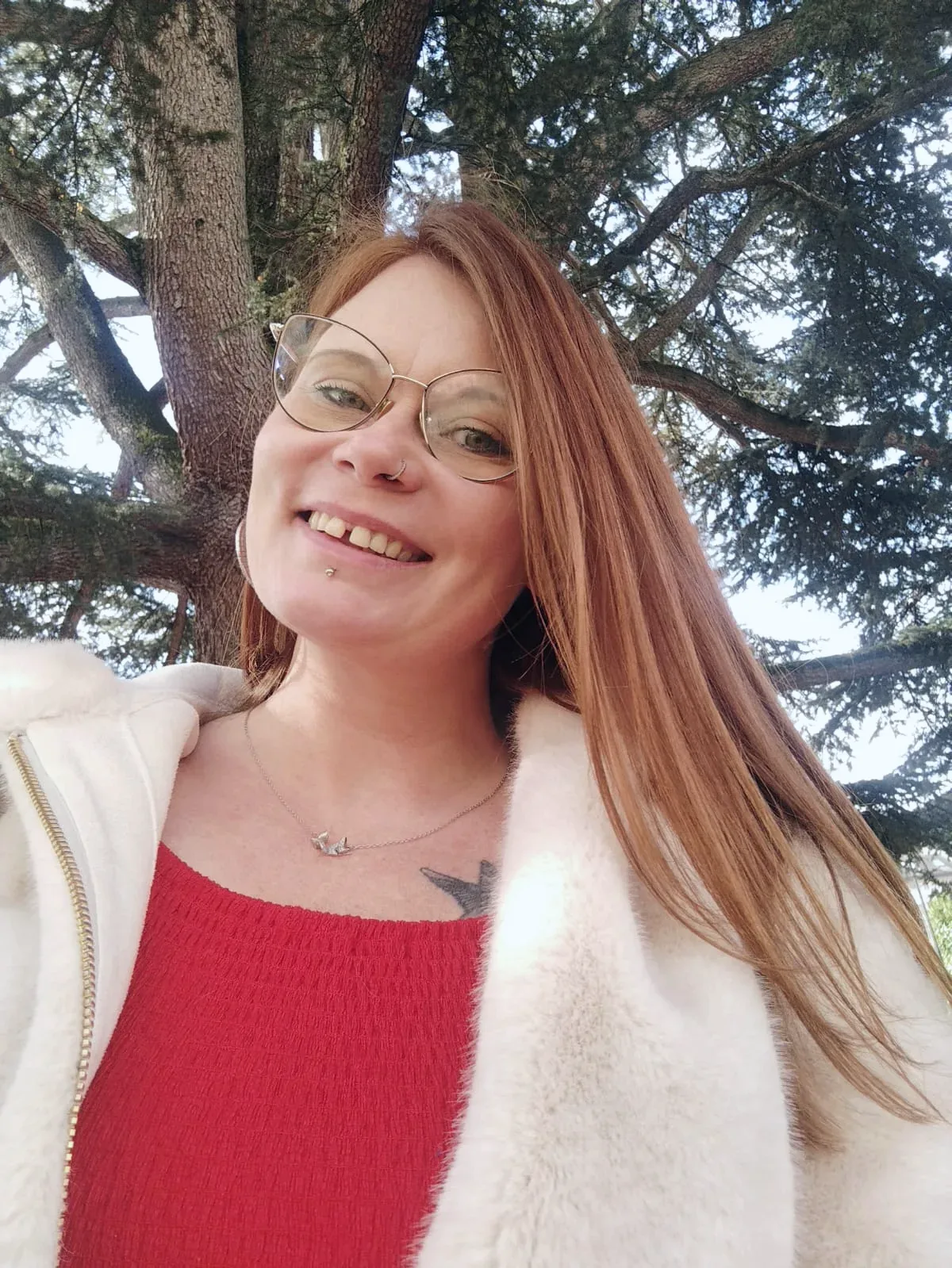 Emilie — geste juste
